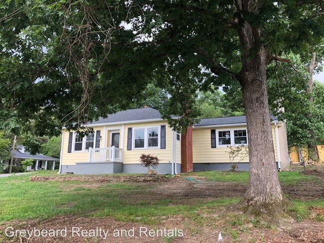 Building Photo - 2 br, 1 bath House - 111 3rd Street