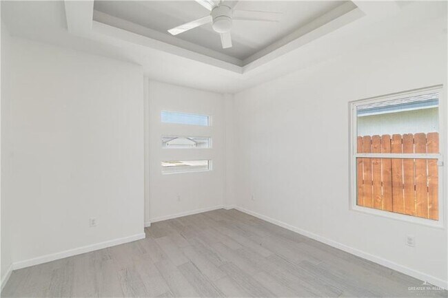 Foto del edificio - 1505 E Encino Ave