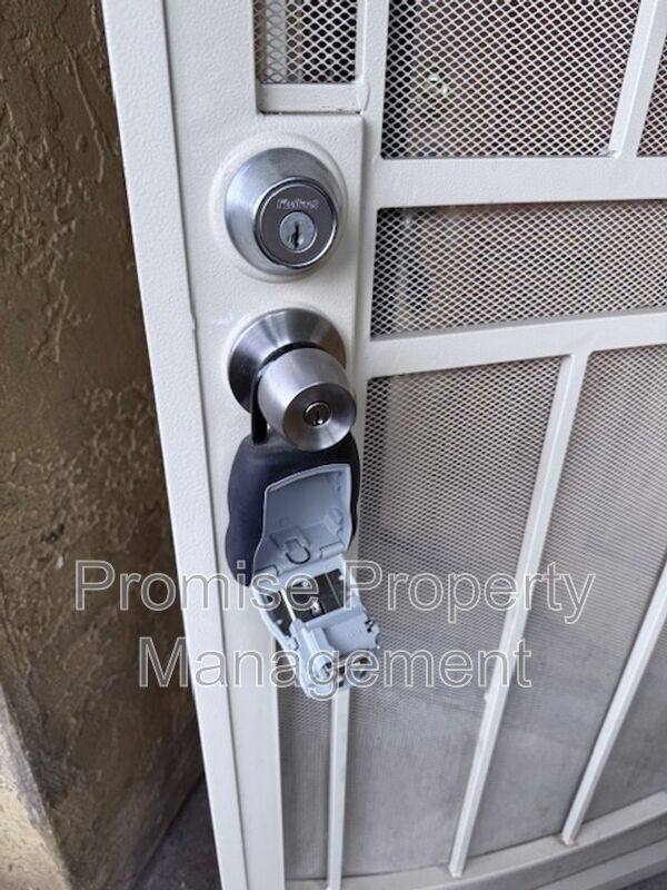 Foto del edificio - 1737 Bayview Heights Dr