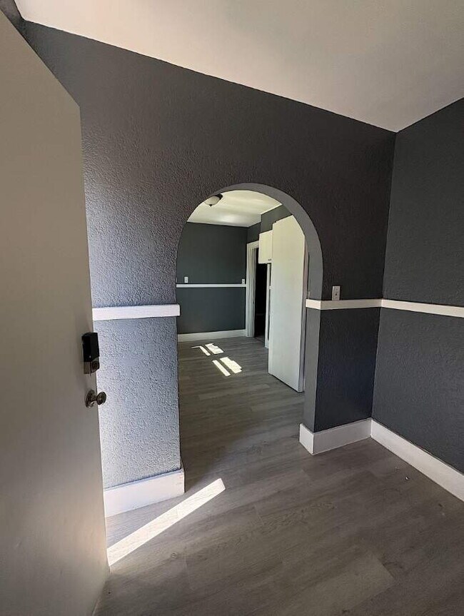 Photo - NEW LISTING – 821 Craft Rd, Section 8 Approved! Apartment