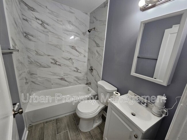 Photo - 1149 Merchant St House