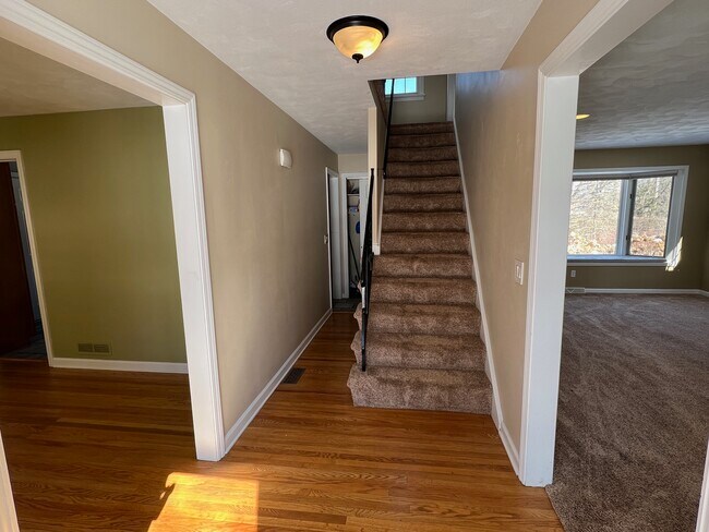 Building Photo - 68 Southern Hills Cir