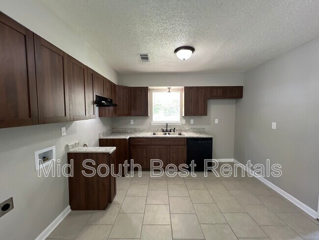 Building Photo - 3065 Alta Rd