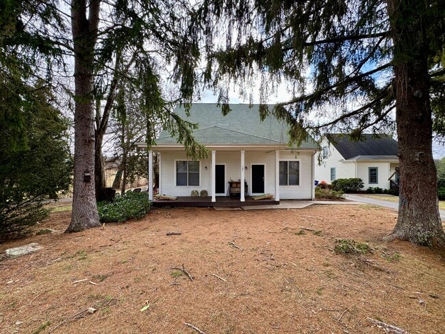 Building Photo - 50% Off First Month! Spacious 3BR Townhome...