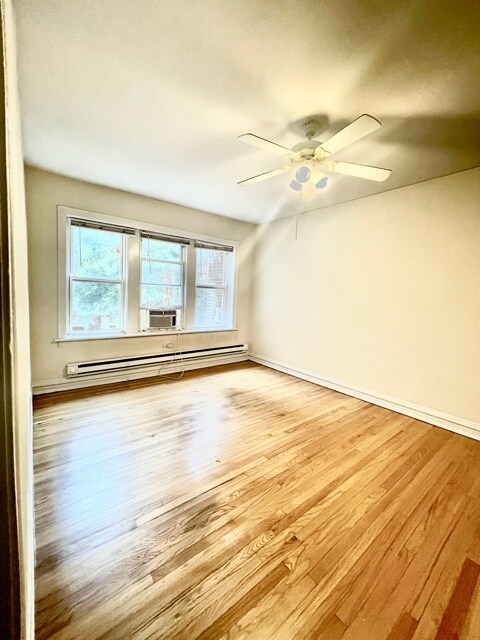 Foto del edificio - 3917 N Southport Ave