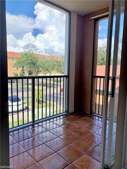 Foto del edificio - 1235 Reserve Way