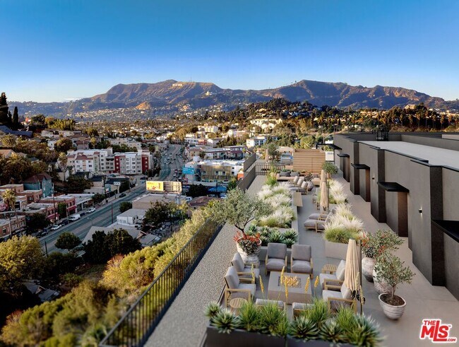 Foto del edificio - 1011 Everett St