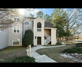 Building Photo - Room in Condo on Winterpointe Ln