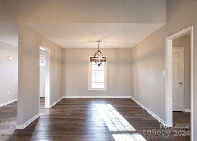 Building Photo - 7318 Walterboro Rd