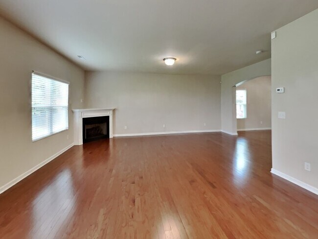 Foto del edificio - Apply today!