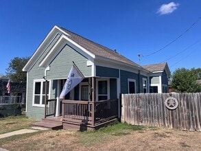 Building Photo - 1003 W Elsmere Pl Building Photo - 1003 W Elsmere Pl