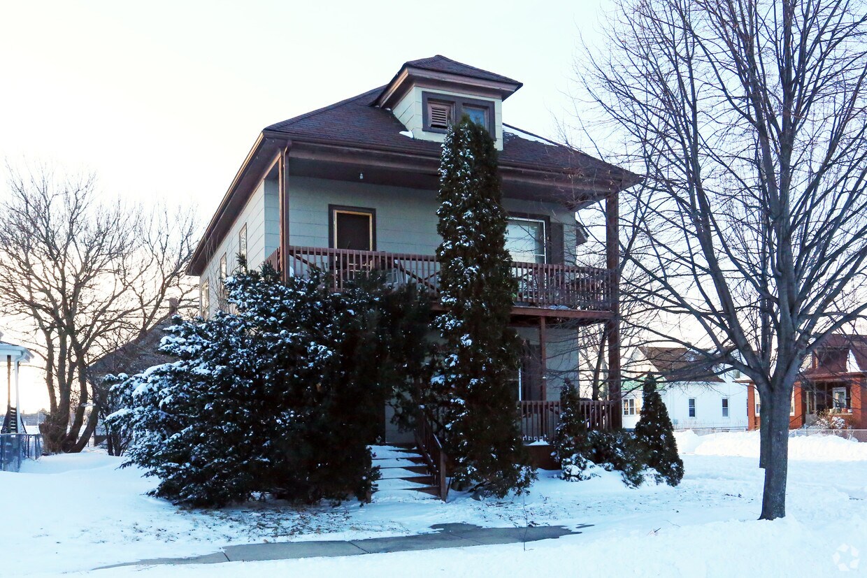 Building Photo - 235 N Water St