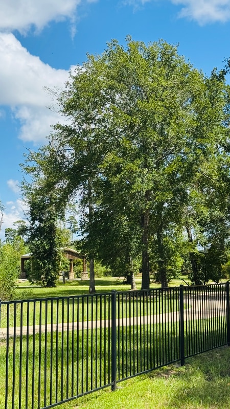 Foto del edificio - 472 Shoreview Dr