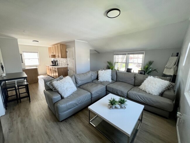 Building Photo - 3636 S 47th St