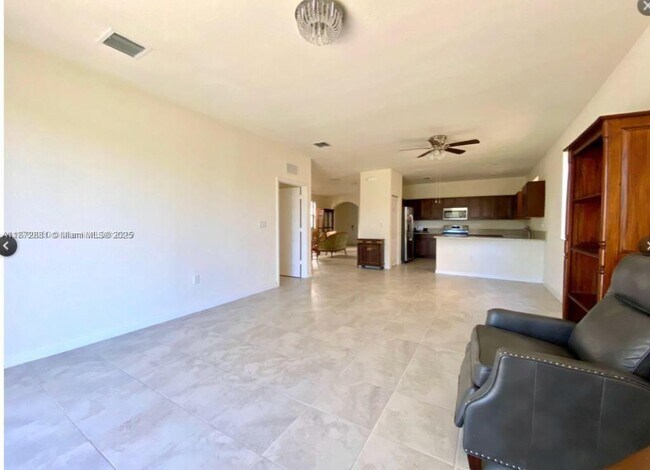 Foto del edificio - 118 NE 23rd Terrace