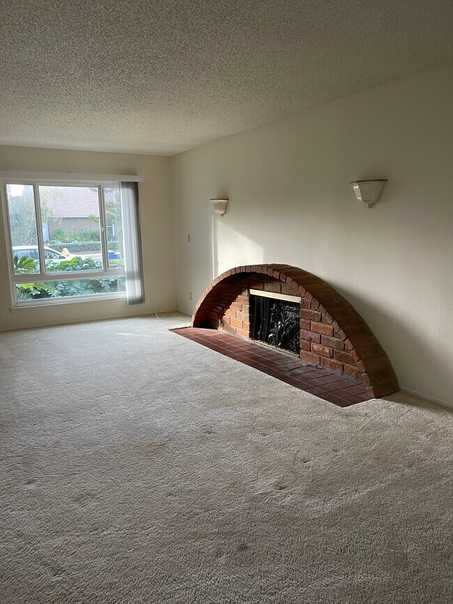 Foto del edificio - 2120 Fernwood Ct