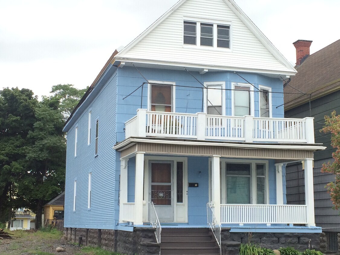 377 Herman St Unit upper, Buffalo, NY 14211 Apartments in Buffalo, NY