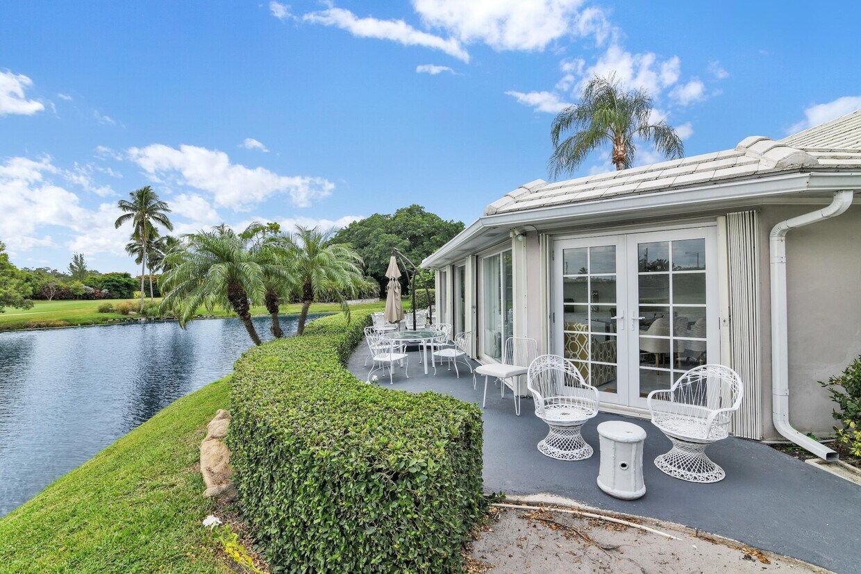 Foto principal - 450 French Royale Cir