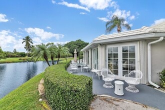 Building Photo - 450 French Royale Cir
