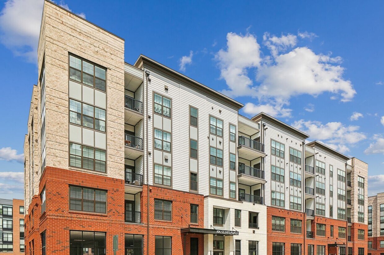 Primary Photo - 106 Saint Ives Pl