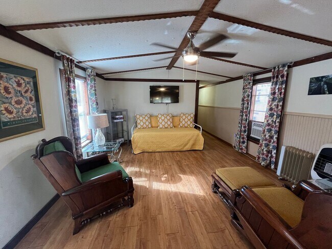 Foto del edificio - Charming 2 Bedroom, 2 Bath FURNISHED Single-Wide Manufactured Home – Just South of Live Oak, FL