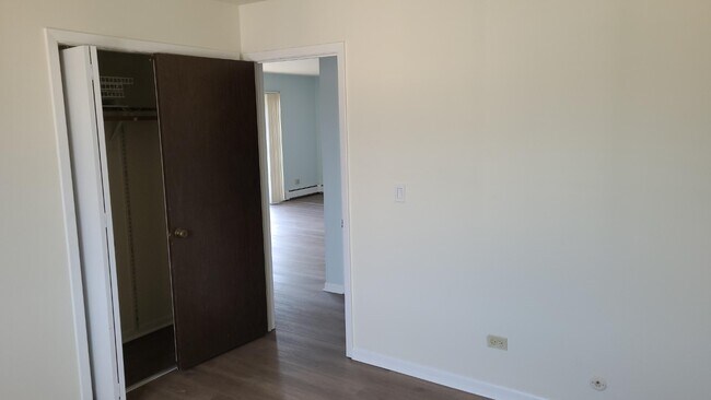 Foto del edificio - 1319 Baldwin Ct