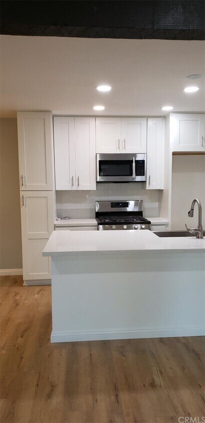 Foto principal - 15325 Santa Gertrudes Ave