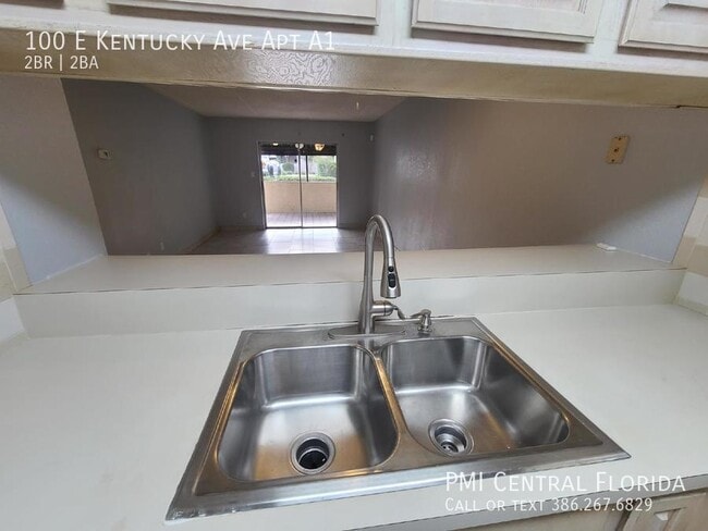 Building Photo - Cozy 2 Bed 2 Bath Condo for Rent in Deland