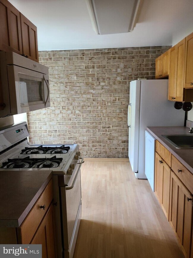 Foto del edificio - 3308 Huntley Sq Dr