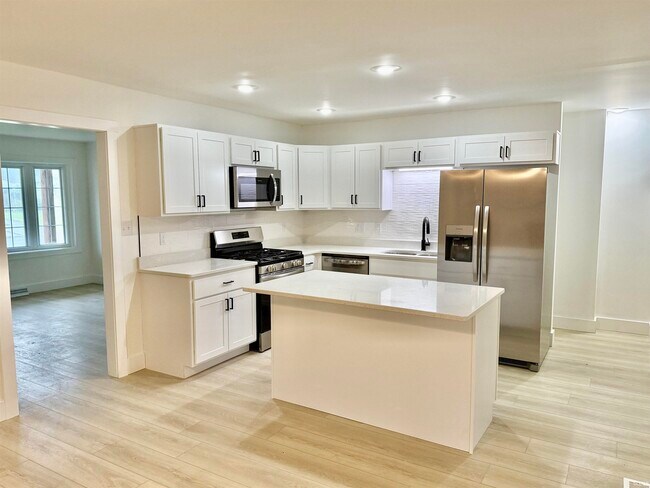 Foto del edificio - 404 S Hickory Dr