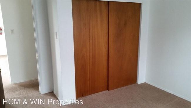 Building Photo - 2875 6th Pl