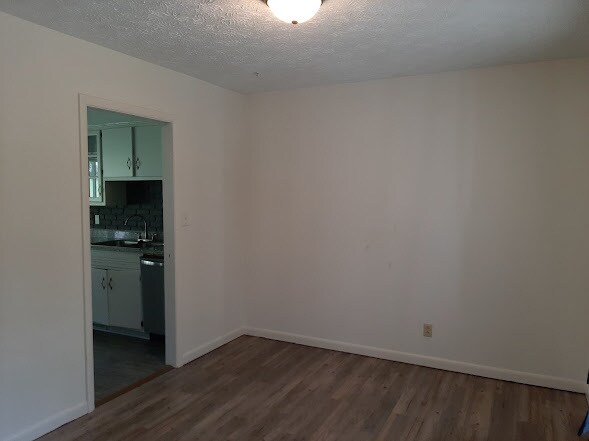 Foto del edificio - 107 Hillwood Dr