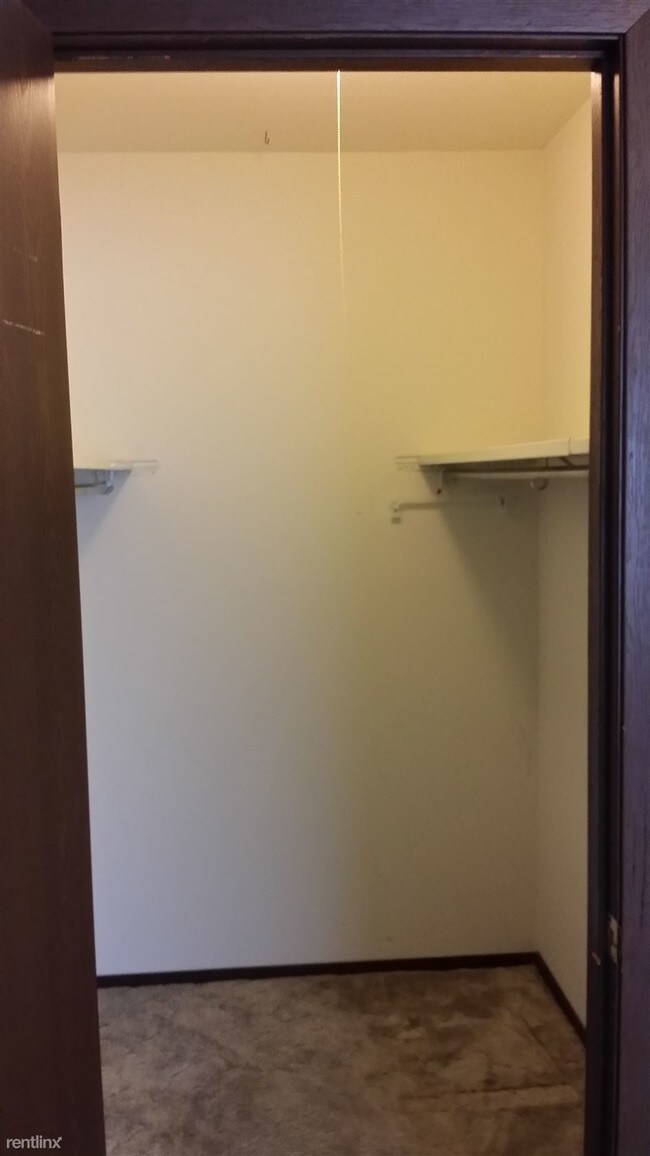 Building Photo - 2 br, 1 bath Apartment - 305 Woodwind Court