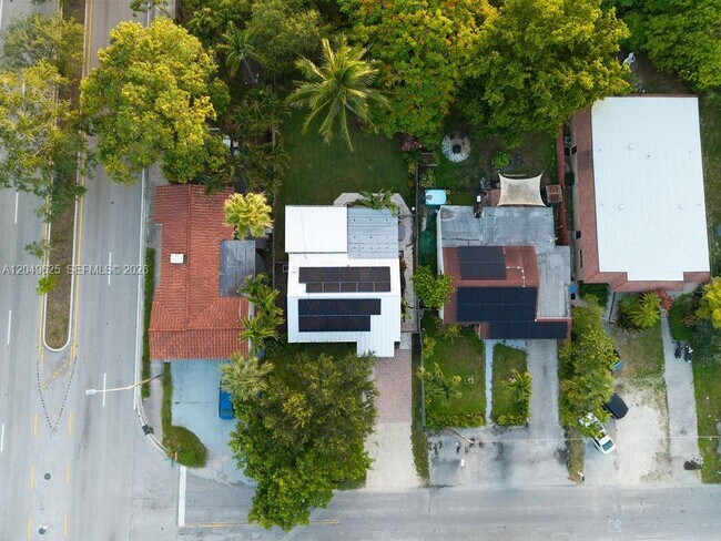 Building Photo - 1305 NW 5th Ave