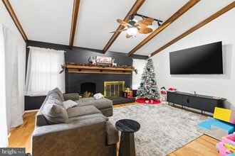 Building Photo - 203 Jonathan Ln