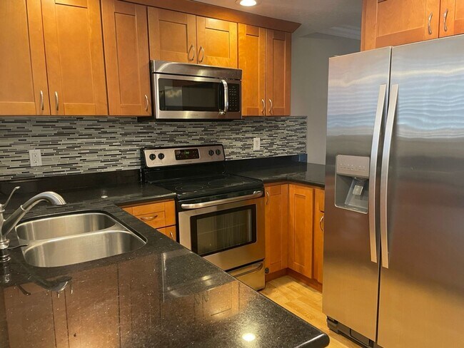 Foto del edificio - Remodeled & Spacious Cambrian 3 Bedroom 2....