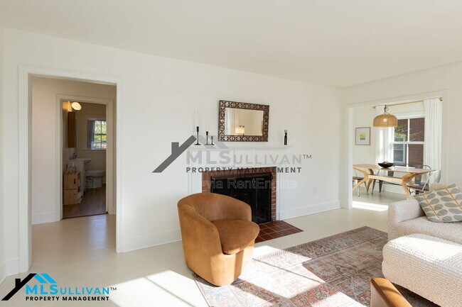 Foto del edificio - 1803 Hillcrest Dr