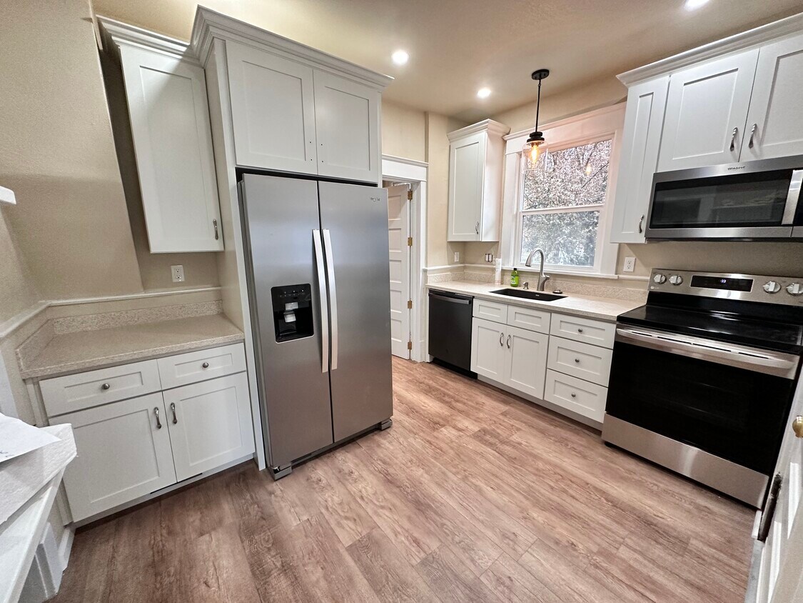 Foto principal - 808 2nd Ave W