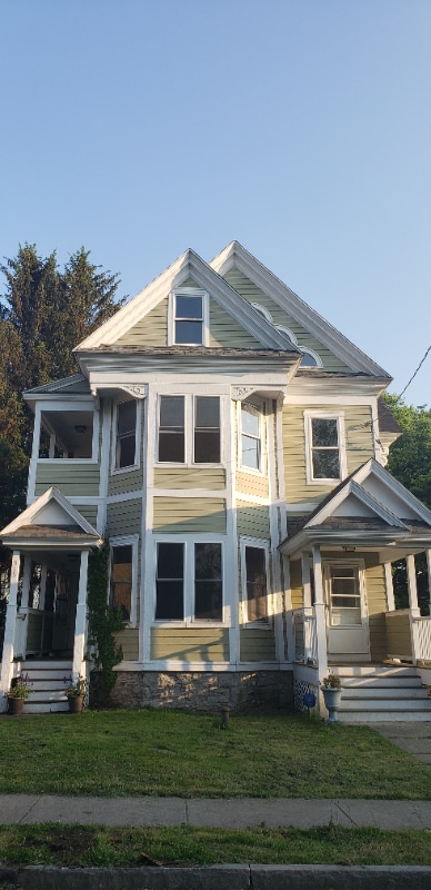 Primary Photo - 515 Park Ave