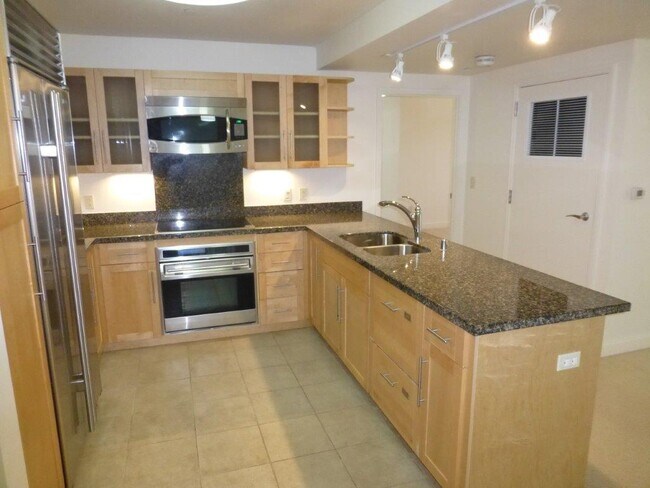 Foto del edificio - Keola Lai Condo - 2 bedrooms, 2 baths, 2 parking - Avail now!