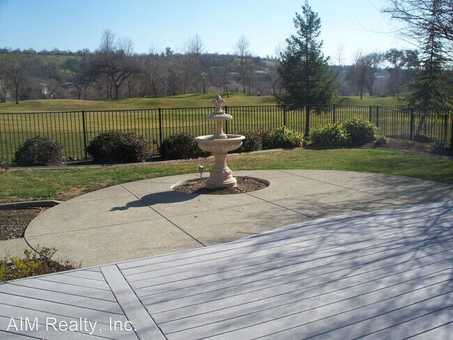 Building Photo - 4 br, 3 bath House - 2553 CLUBHOUSE DRIVE ...