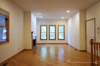 Building Photo - 1321 W Belmont Ave