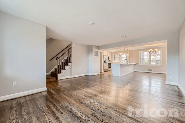 Foto del edificio - 1546 Glen Keith Blvd