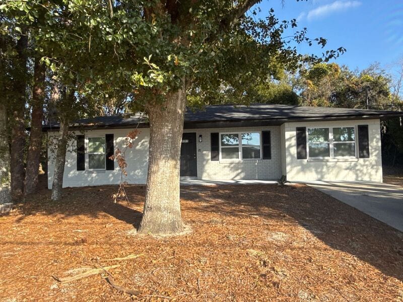 Primary Photo - 1065 Wall St
