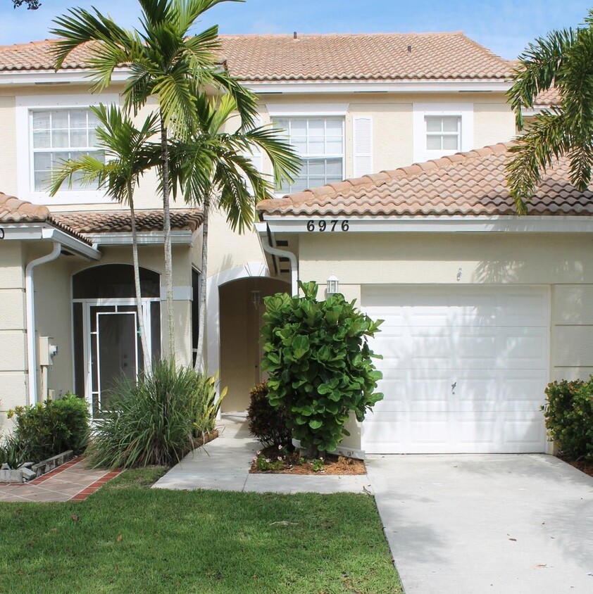 Foto principal - Thicket Trce, Lake Worth, FL 33467 - 2 BR ...