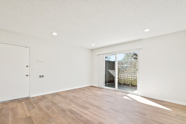 Building Photo - 532 Bucknell Ave