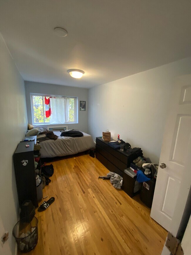 Foto del edificio - 992 Halsey St