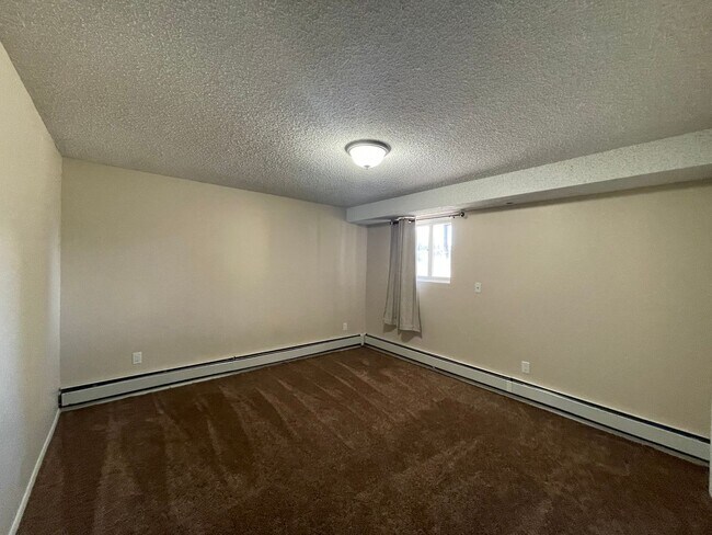 Foto del edificio - 4 BEDROOM 2 BATH SINGLE FAMILY HOME