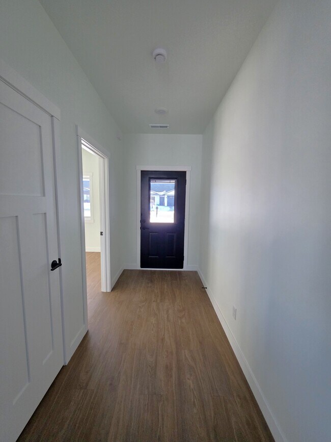 Building Photo - 1227 Wisteria Ln