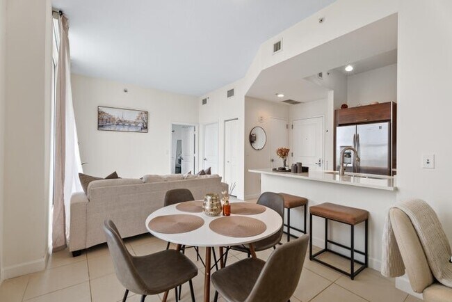 Foto del edificio - 480 Hibiscus St